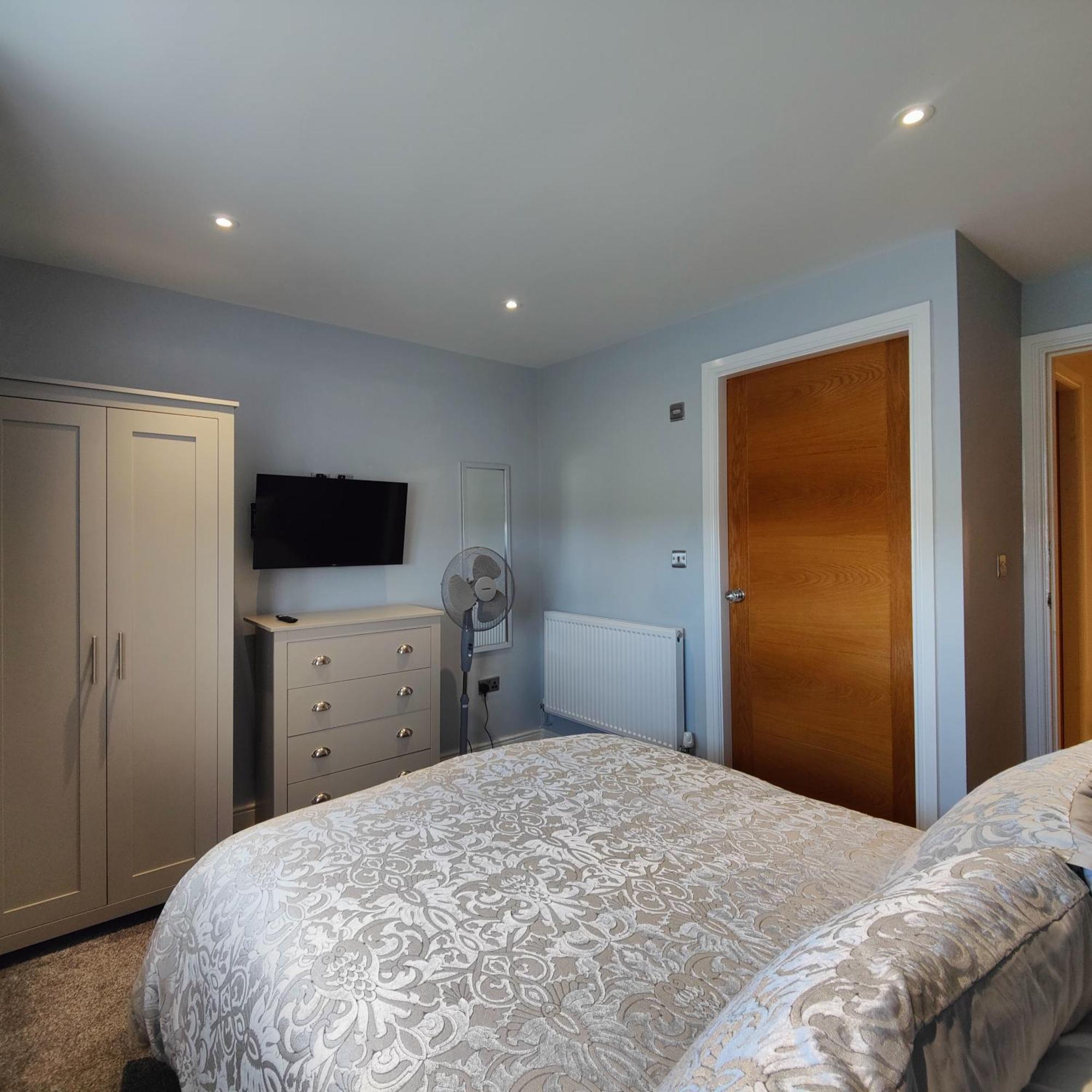 Liverpool Stays - Kempston Court Room photo