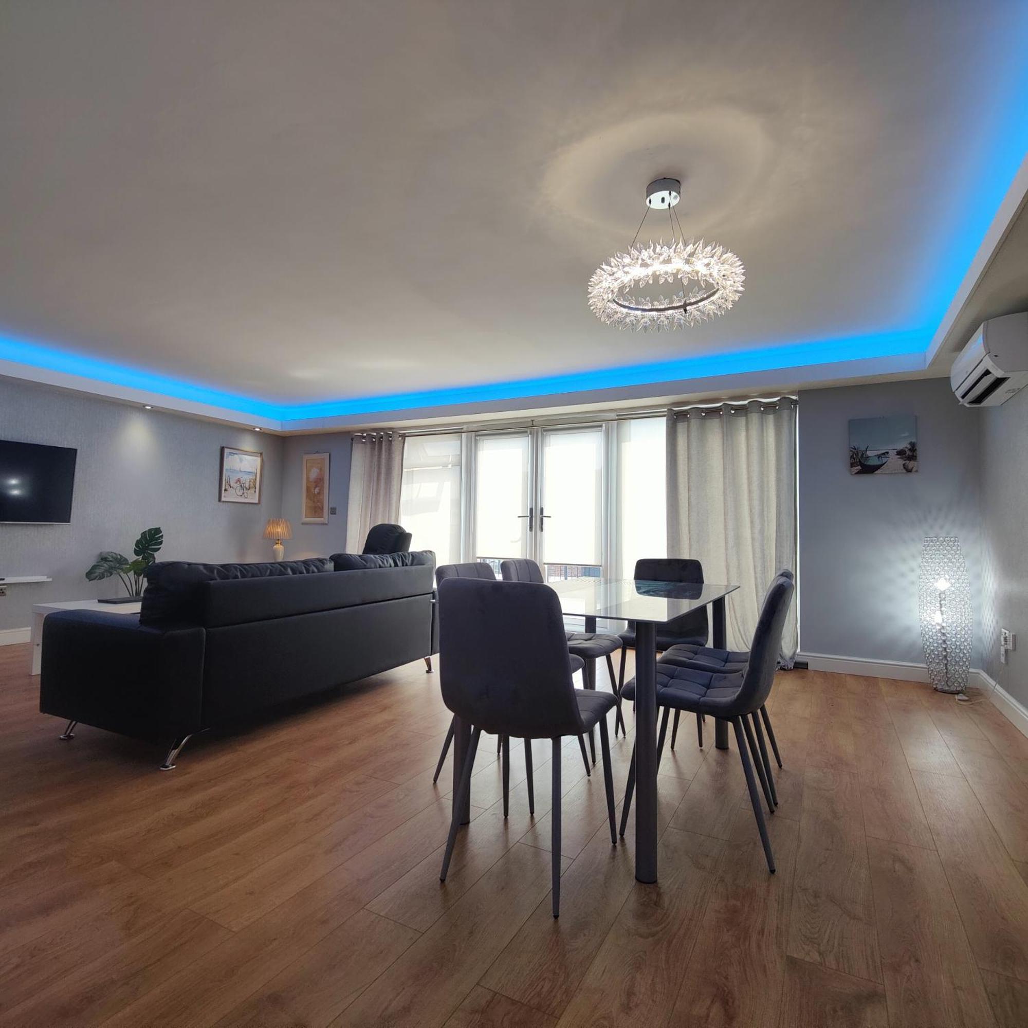 Liverpool Stays - Kempston Court Room photo